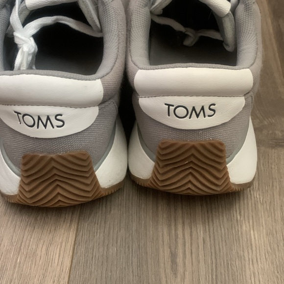 TOMS Wyndon Grey Jogger Sneaker - Picture 6 of 9